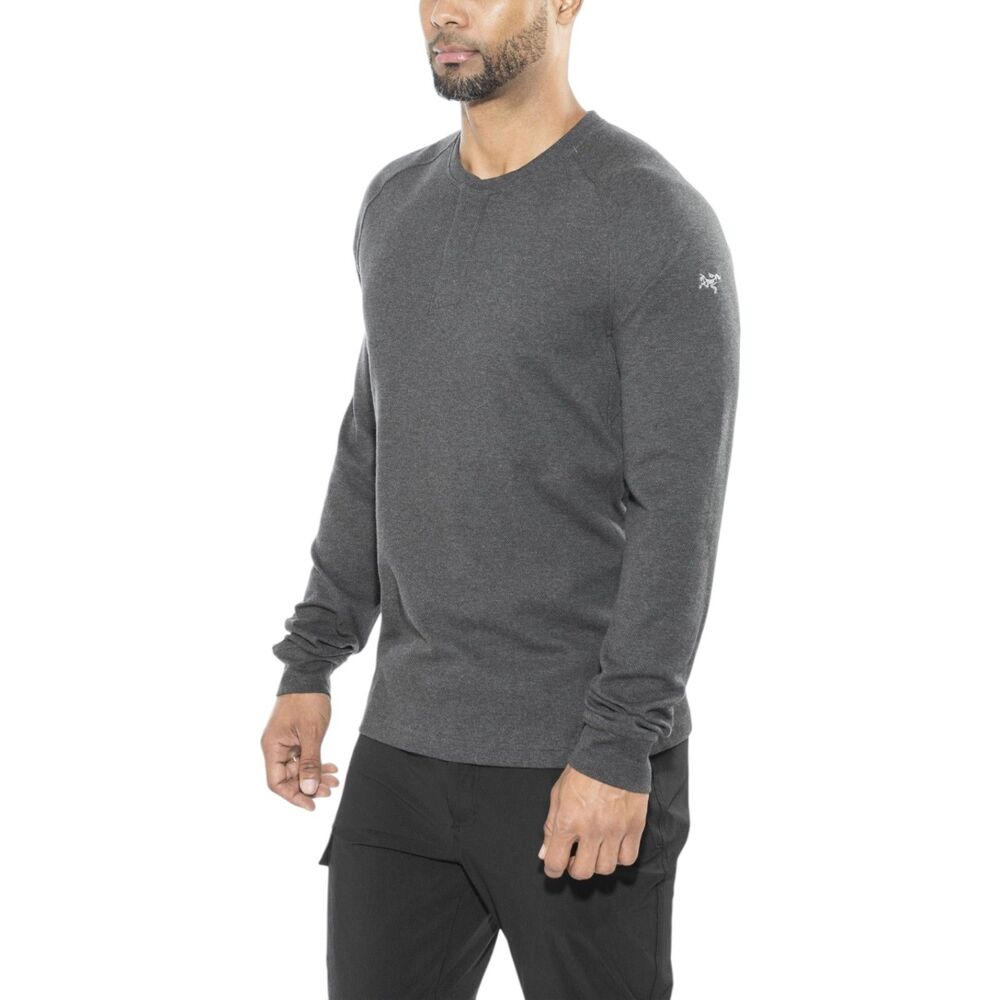 Arc'teryx Men's Long Sleeve Crew Sweater in Dark Gray